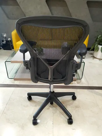 Selling for Herman Miller Areon classic chair size B size and C available