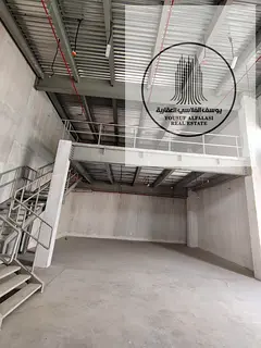 Mezzanine warehouse with an area of ​​3000 feet | 44 kW .