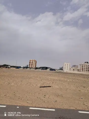 فرصة تملك حر في مدينة تلال – أرض سكنية بتصريح فيلا G+1+50% في موقع مميز