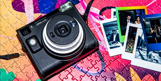 (LIMITED TIME OFFER, HALF PRICE FOR AED 450 ONLY) Fujifilm Instax Square SQ40 Camera (BRAND NEW)