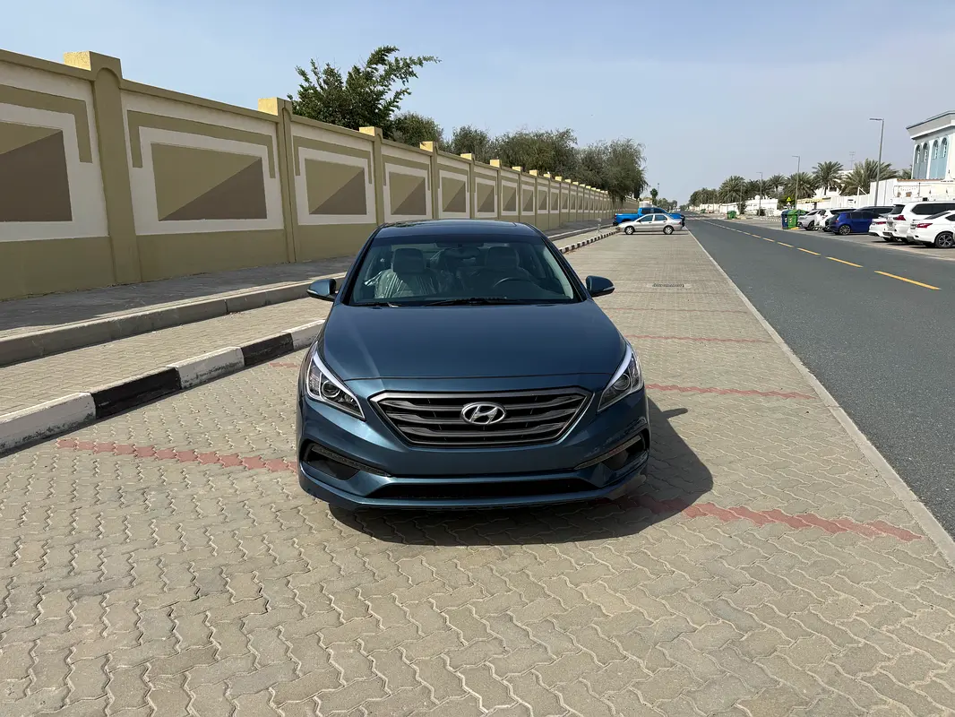 Hyundai Sonata 2016 — photo 1 of 8