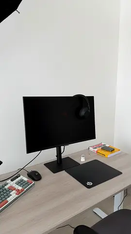 27 inch ViewFinity S8 4K UHD Monitor with DCI-P3 98%, HDR  USB Type-C, 5ms Response Time, DCI-P3 98