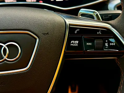 صورة 7 لـ 2021 AUDI RS7