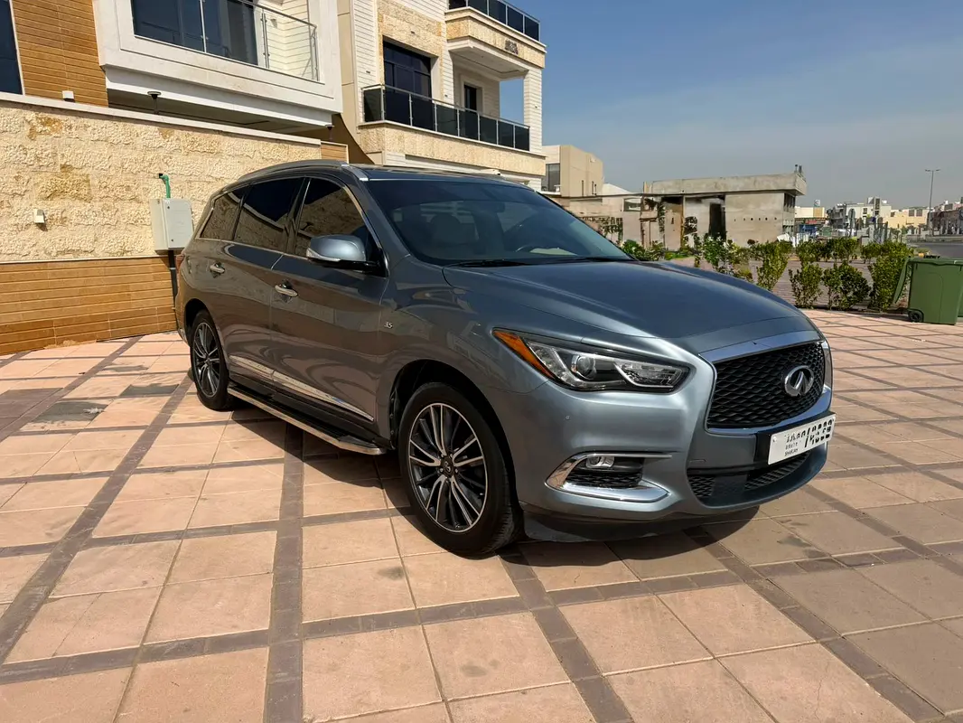 Infiniti QX60 2018 — photo 1 of 19