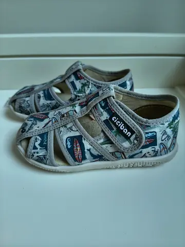 Ciciban surfer shoes,size 25