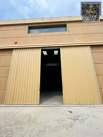 مستودع للإيجار في الجرف 1 عجمان – مساحة 4,000 قدم² مع ميزانين، موقع مميز مناسب للتخزين والأعمال الصناعية بسعر 200,000 درهم سنويًا