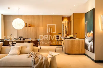 Luxurious Apt | Fully Upgraded and Furnished