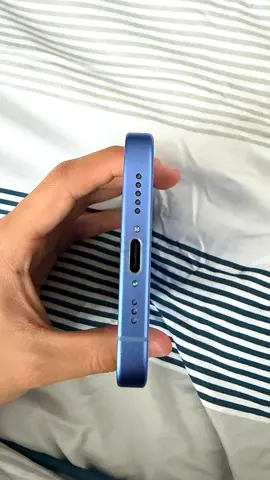 iPhone 16 blue