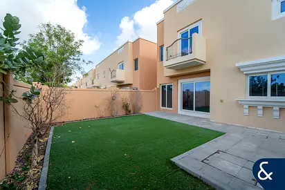 Exclusive | Single Row | 4 Bed TH | VOT