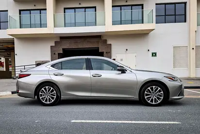 صورة 4 لـ 2023 Lexus ES-SERIES