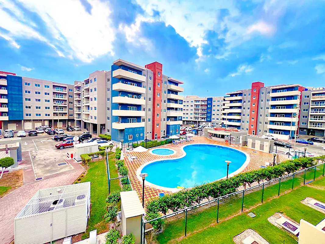 SPACIOUS LAYOUT 3BR APT W/POOL VIEW GREAT VALUE