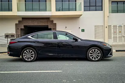 صورة 4 لـ 2023 Lexus ES-SERIES