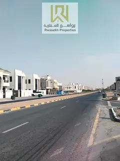 Corner on two streets directly on the main street, freehold for all nationalities