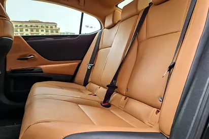 صورة 11 لـ 2023 Lexus ES-SERIES