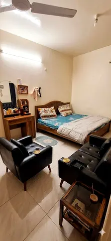 Fully furnished room available for monthly rent
