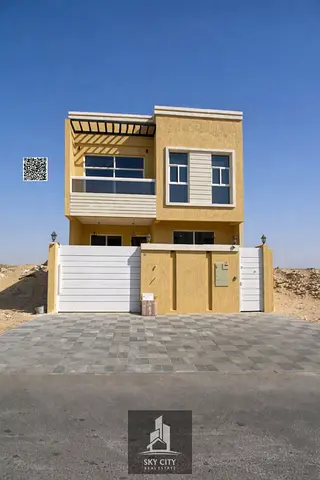 4غرف طابقين موقع مميز قريب من جميع الخدمات