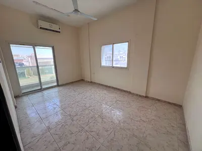 عرض مناسب للموظفين غرفتين وصالة في الروضة 3 على شارع الشيخ عمار 2 حمام 2 بلكونة تكييف سبليت 36 ألف 4 دفعات