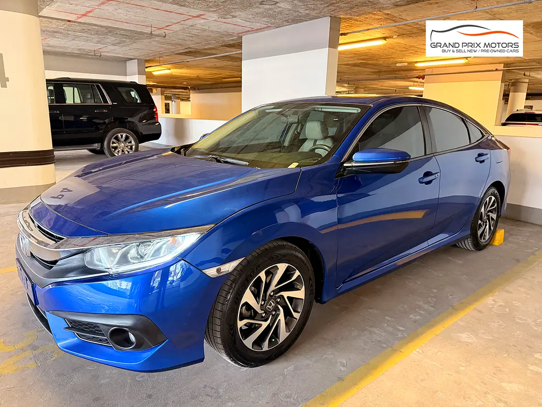 Honda Civic 2020 — photo 1 of 18