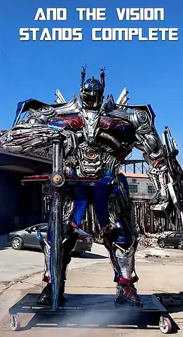 Complete Vision of a Large Transformer Statue