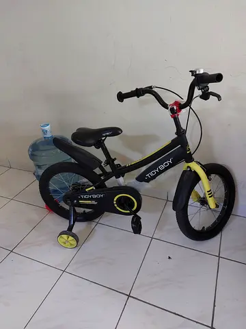 Kids 14-inch Bicycle/Bike with Training Wheels - Good Condition