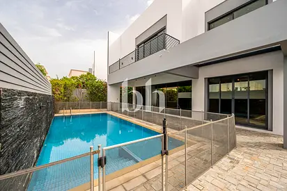 Private Pool | Modern | 5br +Maids + Drivers