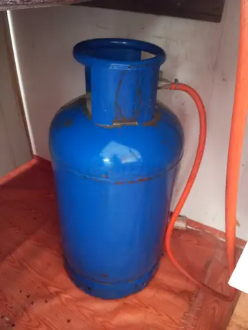 Blue LPG Gas Cylinder (used) with Hose