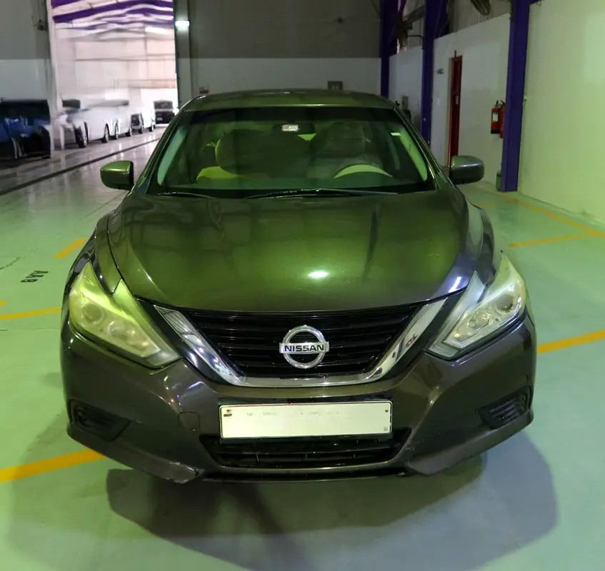 Nissan Altima 2017 — photo 1 of 18