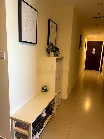 SPACIOUS ROOM AVAILABLE IN AN OUTSTANDING BUILDING VERY CLOSE TO MOE FOR ARAB AND EUROPEAN FEMALES