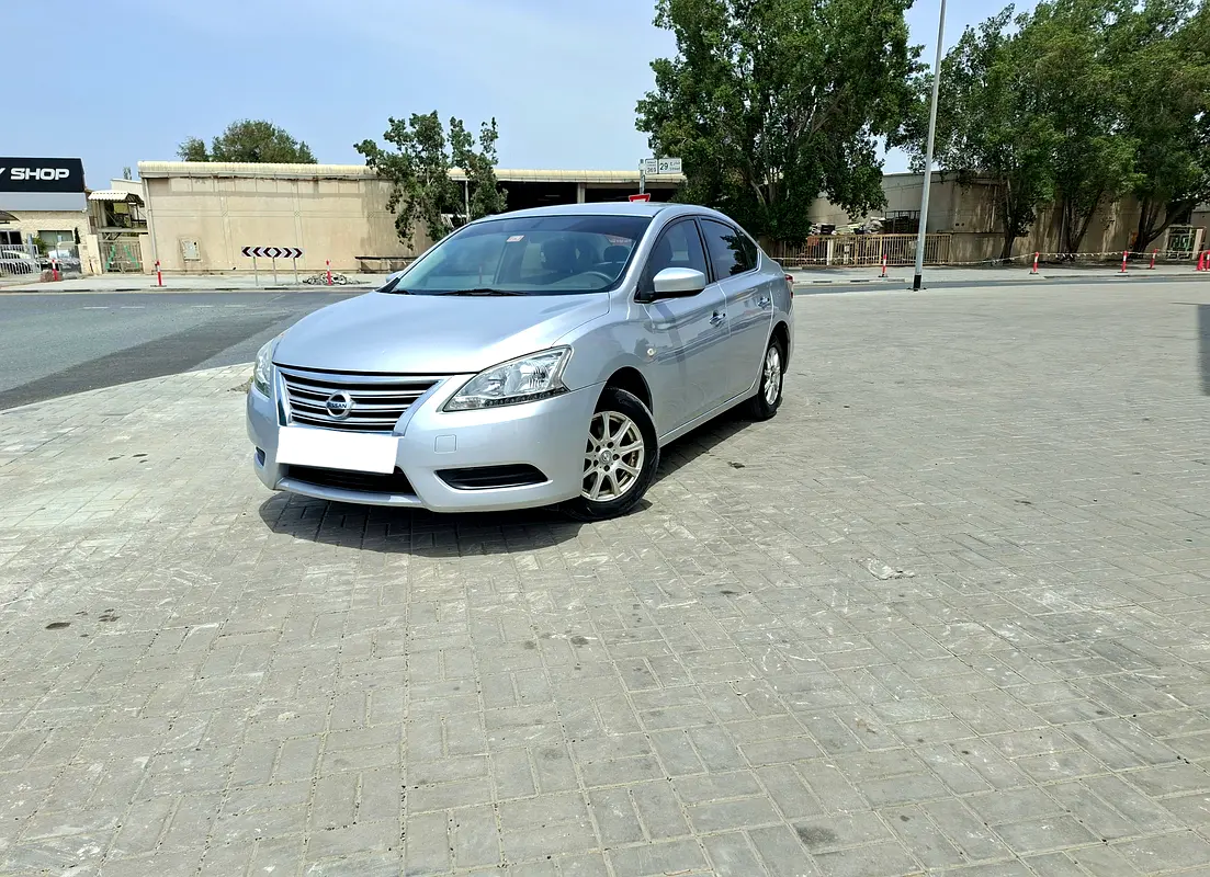 Nissan Sentra 2014 — photo 1 of 19
