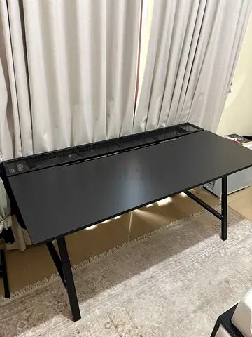Black metal computer/study desk - good condition