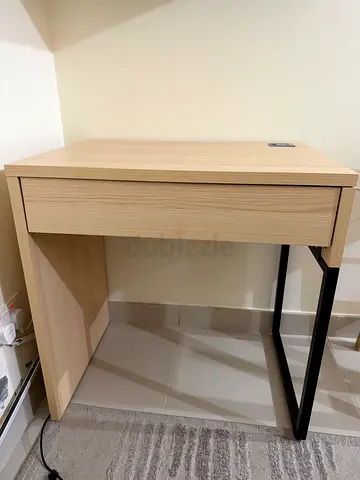 Computer table