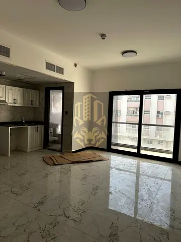 For rent: studio with balcony, first occupant