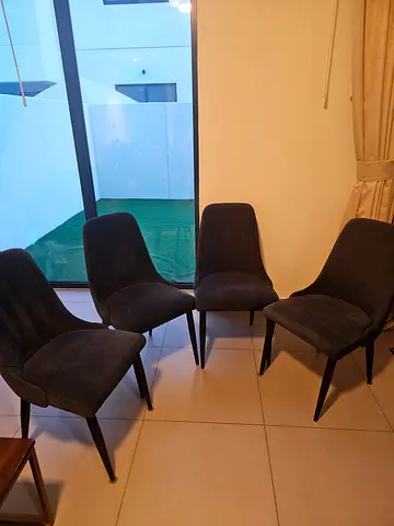 Used dining chairs X 4 for sale (self-collect)