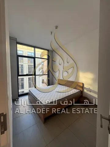 أهلاً بكم في عالم الفخامة العصرية بمشروع الممشى.. حيث تلتقي الأناقة بالراحة مع شركة الهادف للعقارات 🏙️ تفتخر شركة الهادف للعقارات بأن تقدم لعملائها