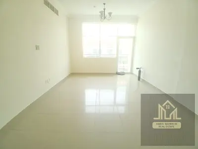 2Bedroom Appartment with 2 Washroom bakcony Close to madina shopping mall