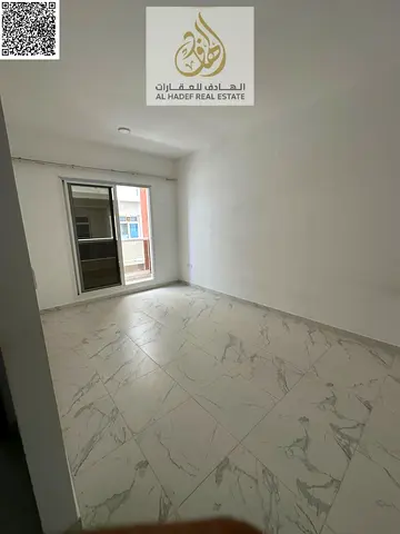 🏡 للإيجار السنوي بعجمان – الجرف 2 🏡 ✨ شقة مميزة (ثاني ساكن) بمساحات واسعة وتصميم عملي  📍 في الجرف 2  قريب من مركز دلتا، المدرسة الوطنية، ومدرسة الأ