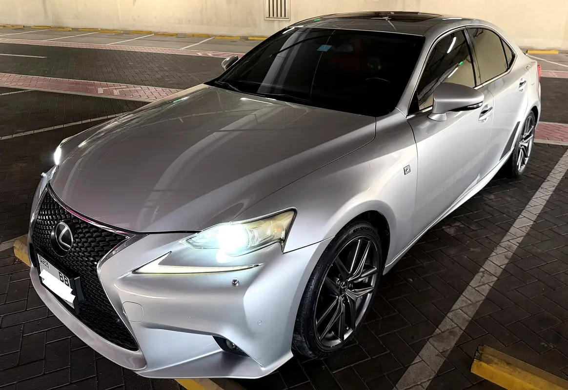 Lexus IS-Series 2015 — photo 1 of 12