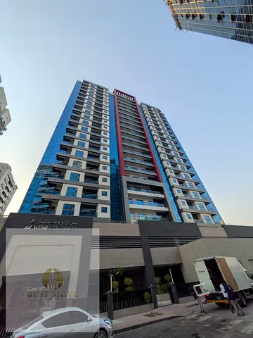 FAMILY BUILDING ||READY TO MOVE|| PRIME LOCATION
