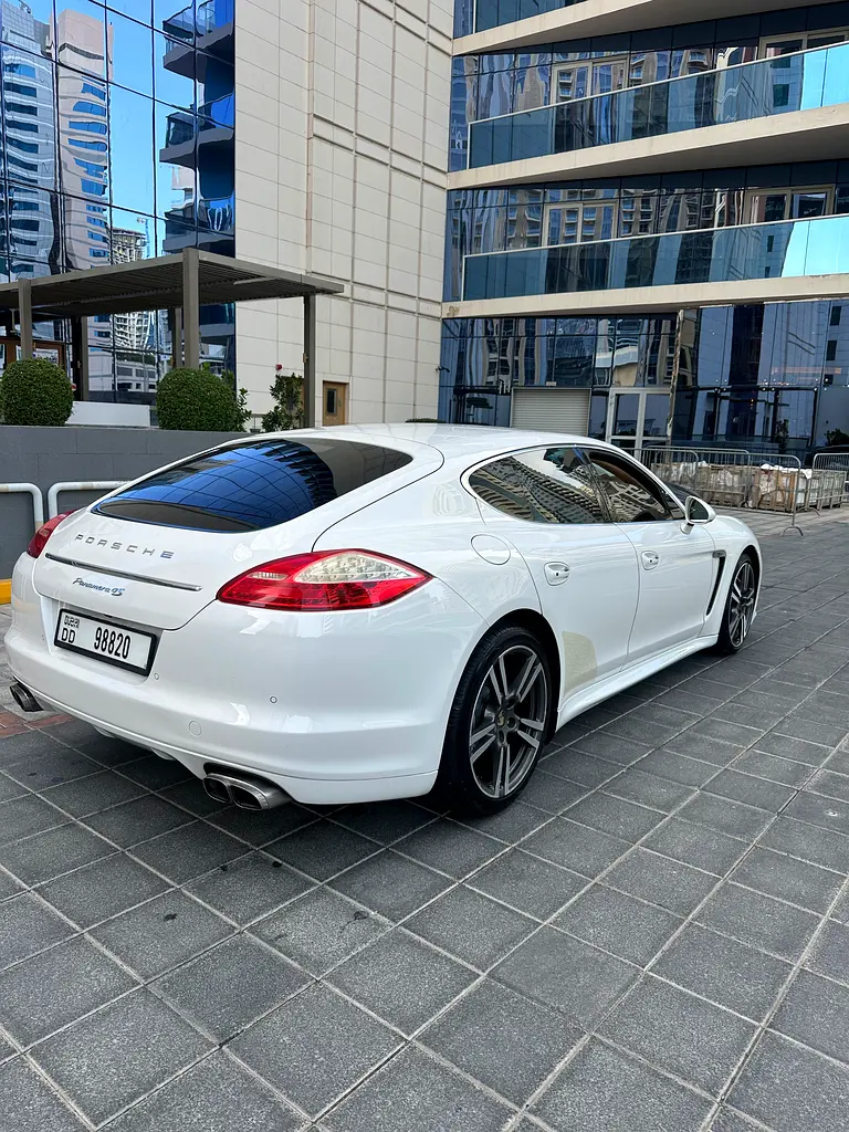 Porsche Panamera 2012 — photo 1 of 13