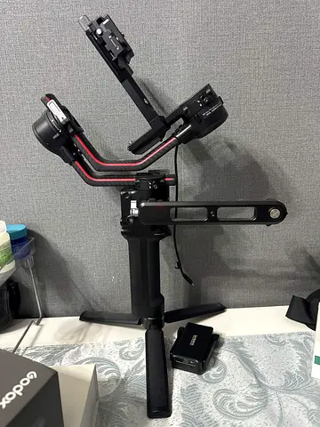 DJI RS 2 Pro Combo (RavenEye) – Excellent Condition – Full Kit