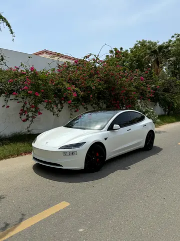 Tesla Model 3 Long Range Dual Motor GCC SPECS