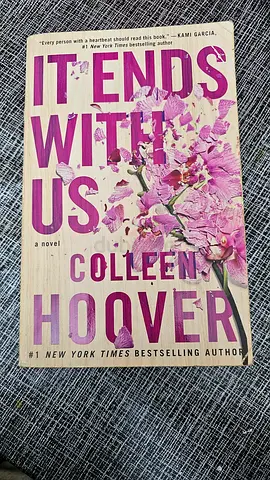 It ends with us- Colleen hoover (paperback)