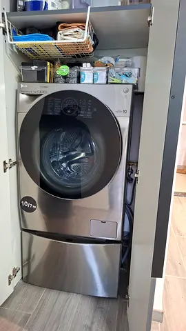 Lg washing machine 10kg wash 7kg dry latest modle neat and clean good condition same like new condit