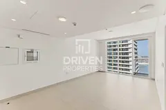 Brand New and High Floor | Negotiable | Corner