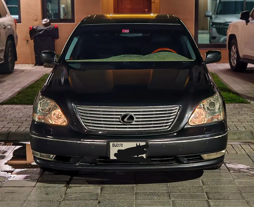 Lexus LS-Series 2005 — photo 1 of 12