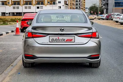 صورة 7 لـ 2023 Lexus ES-SERIES