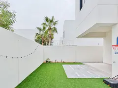 Corner Unit | Single Row | Prime Location