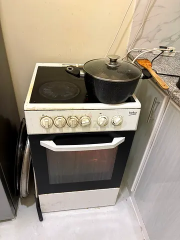 Used Beko Electric Cooker with Oven and Ceramic Hob - Good Working Condition