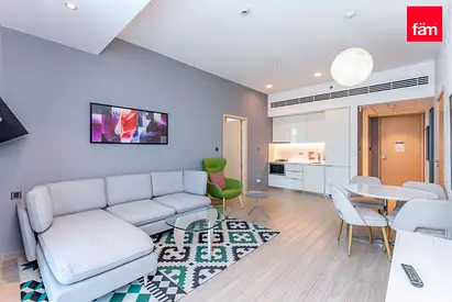 High Floor | All Bills Included | Free Internet