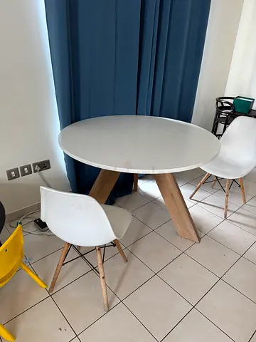 Round Table 120 cm with 3 chairs